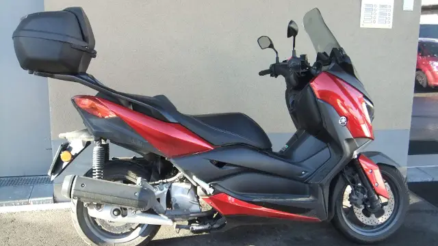 yamaha x-max 125