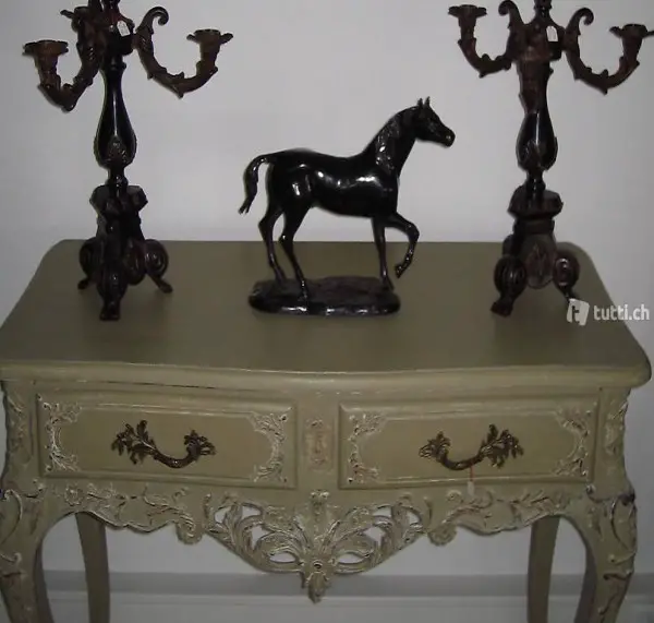 Neue Konsole aus Holz mit 2 Schubladen