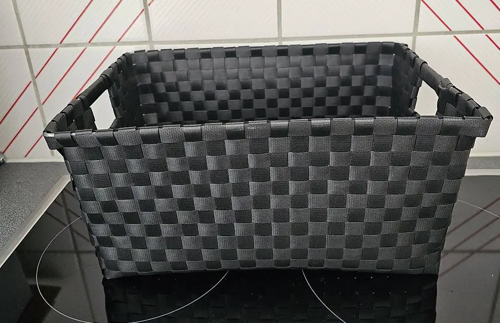 Geflochtener Korb schwarz