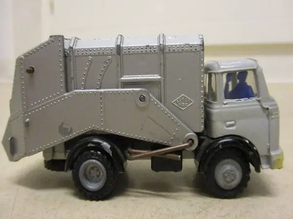 FJ FRANCE JOUETS 1/50 SCALE - BERLIET GAK Müllabfuhr RAR