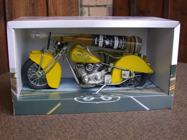 Harley Davidson Modell mit Whiskei