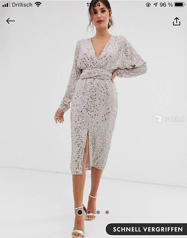 Abendkleid mit Etikett