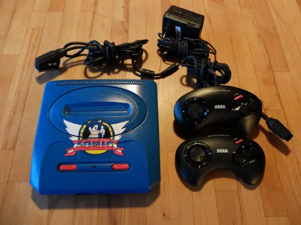 Sega megadrive / modèle unique customisée Sonic