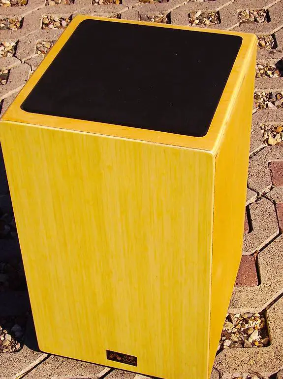 Cajon (Cajun) Club Salsa mit Etui und Sitzfläche (Neu)