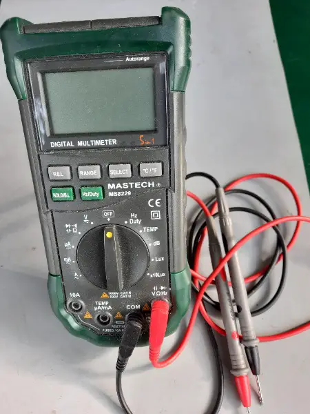 MS8229 MASTECH Spitzenklassemultimeter.