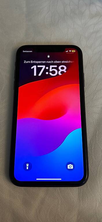 iPhone 11, 100% Akkuleistung inkl. Hülle