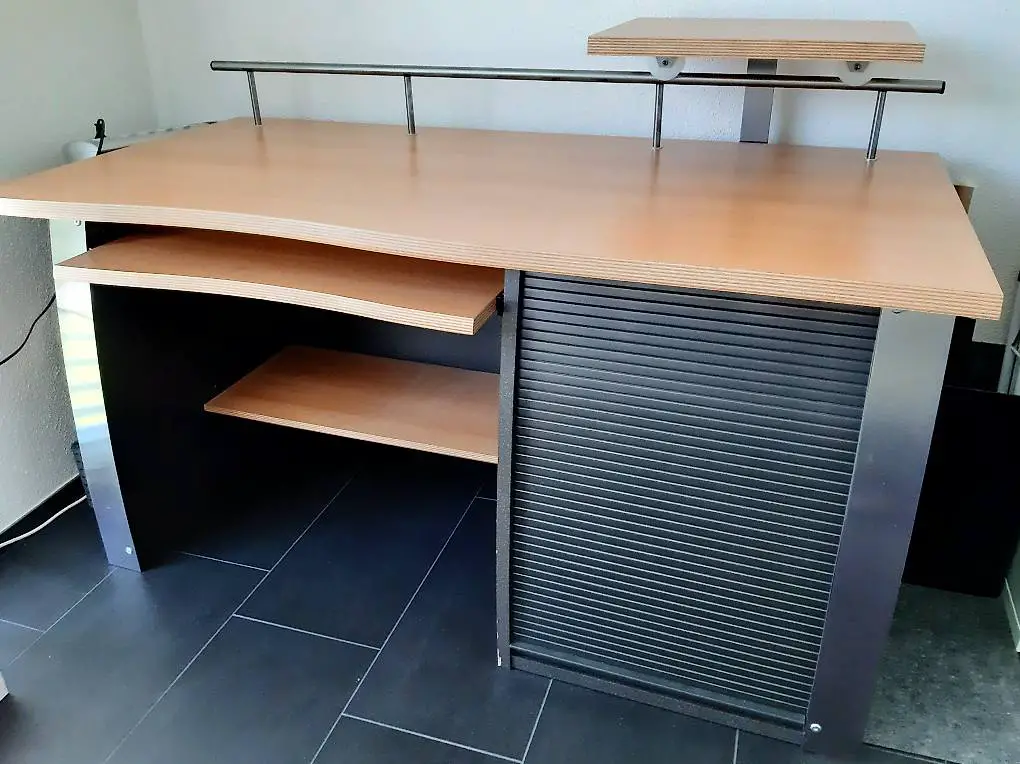 Schreibtisch mit Rollladentür anthrazit