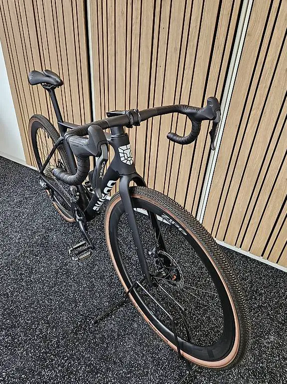 Gravel Carbon SHIMANO DI2 Zipp303s