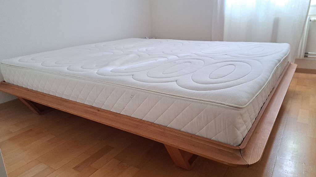 Reseda Bettrahmen Kirschholz, 180x200