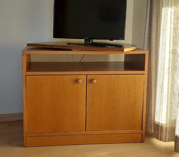 TV-Möbel / Fernseh-Möbel mit schwenkbarer Platte