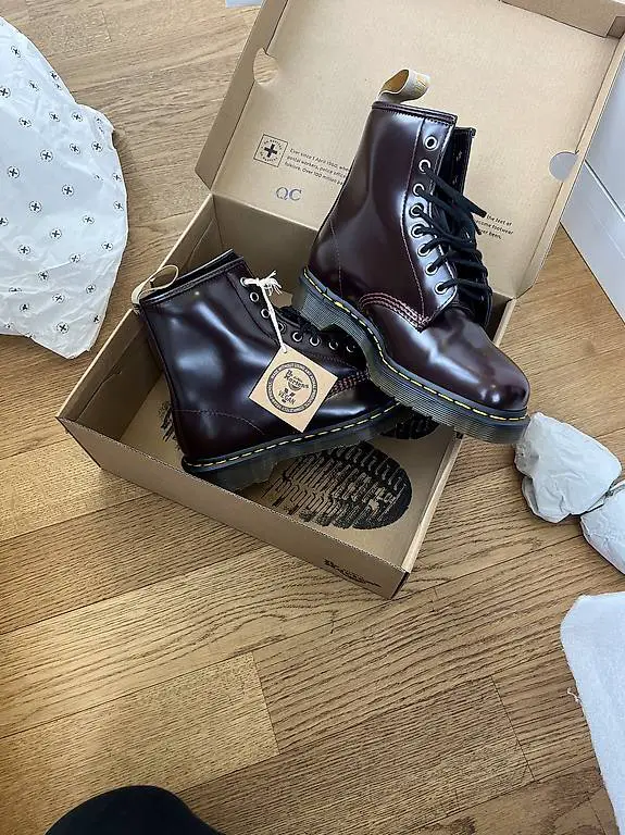 dr martens 1460 gr. 42 schnürstiefel vegan gloss
