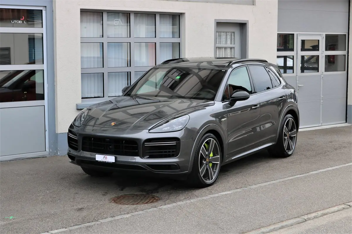 PORSCHE Cayenne Turbo S E-Hybrid
