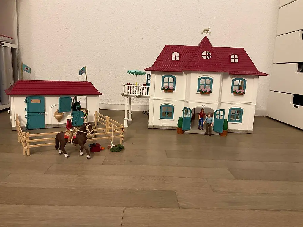 Schleich Pferdehof am See