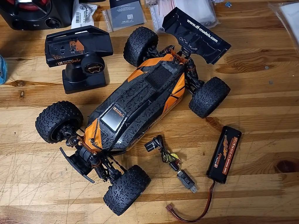 RC Car DF Models Dirt Fighter Neuwertig RTR