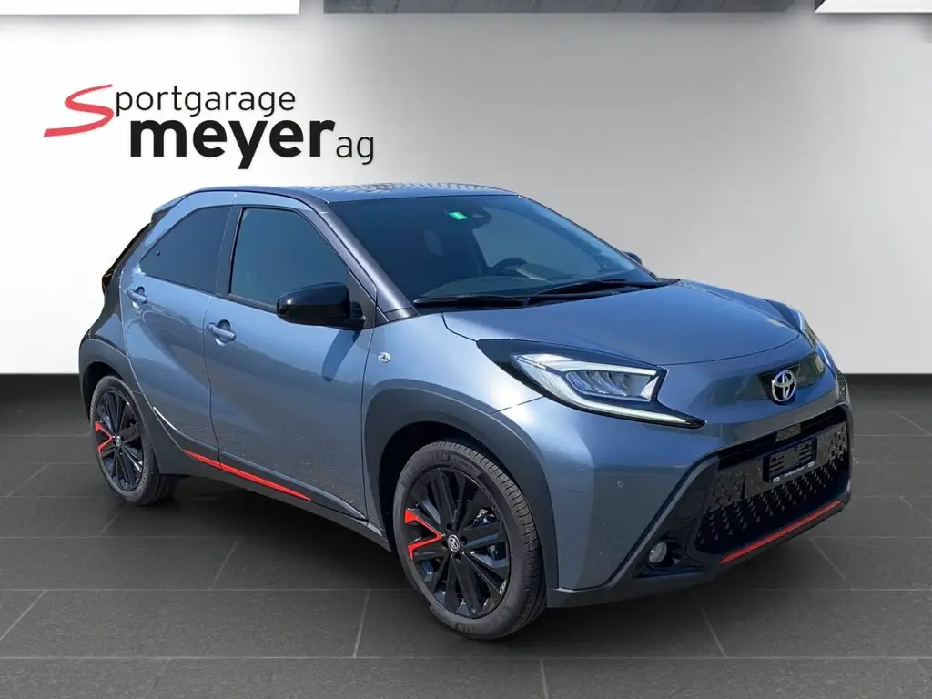 TOYOTA Aygo X 1.0 VVT-i Undercover