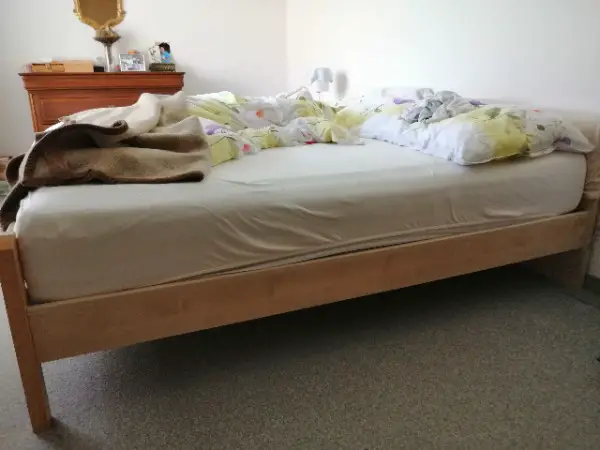 Bett mit Top-Lattenrost