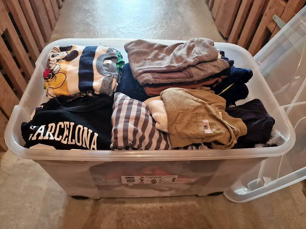 Jungen Babykleider Gr. 74/80