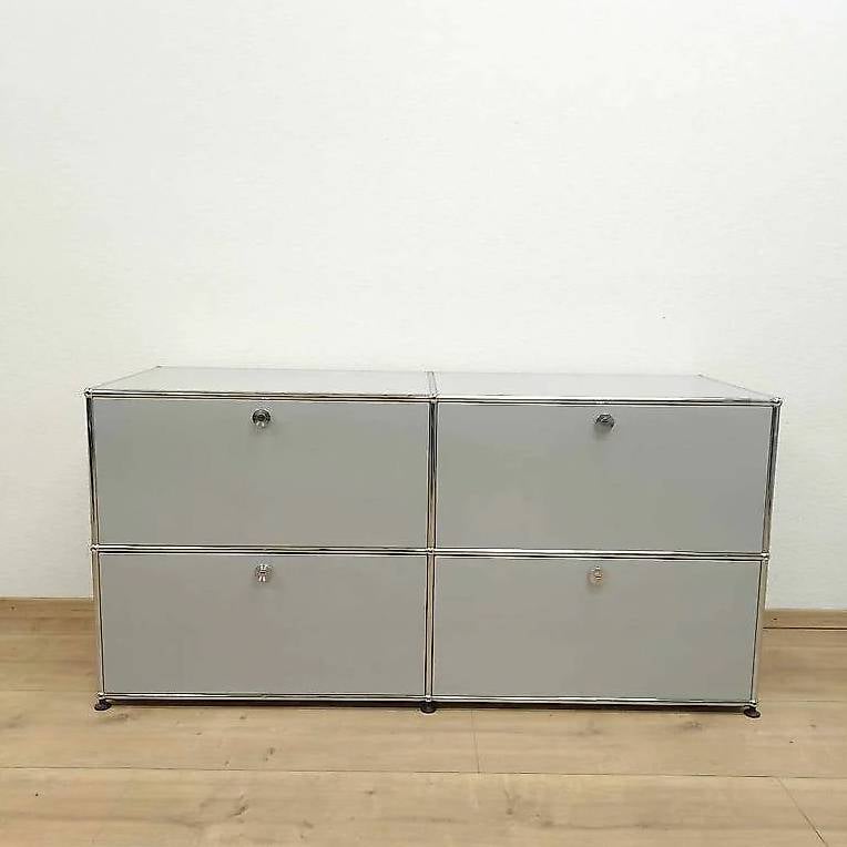 USM Haller Sideboard 2x2 Mattsilber, 50 cm Tiefe