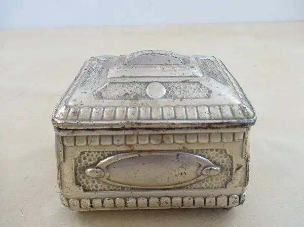 Kleine versilberte Dose antik