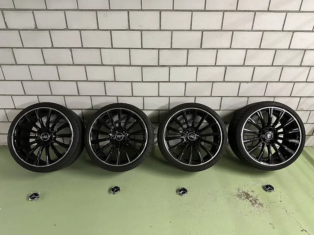 19 Zoll Kompletträder mit Sommerreifen Neuwertig