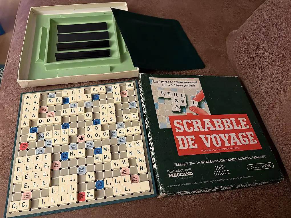 Scrabble de voyage vintage