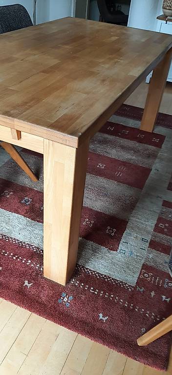 Massivholz Esszimmer Tisch.