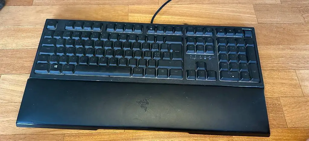 Razer Tastatur ORNATA V2