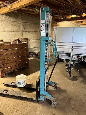 Gabelstapler / Rolli