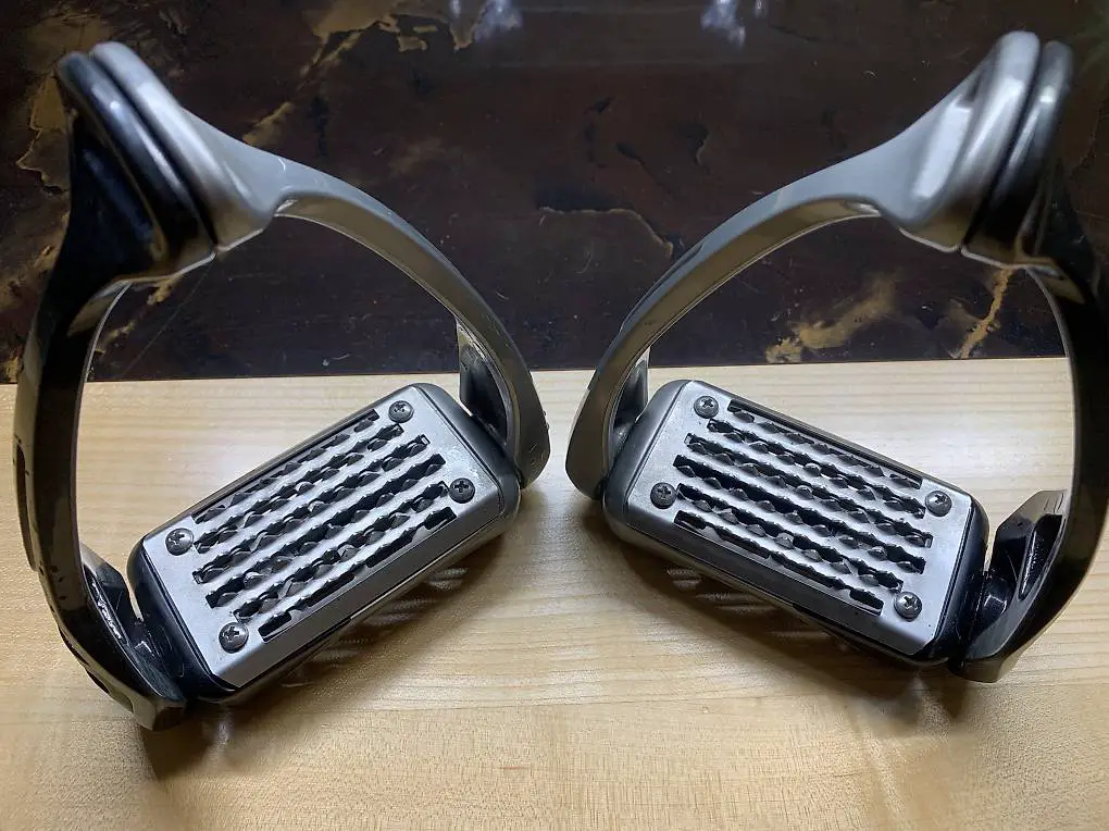 Steigbügel Sportswear