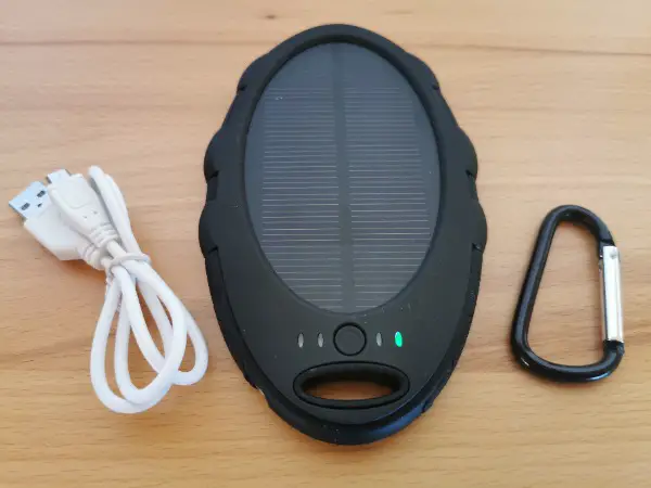 NEUE Solar Power Bank m. LED-Taschenlampe, RESTPOSTEN