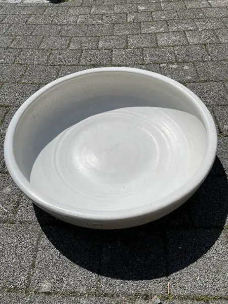 Brunnen- oder Pflanzenschale