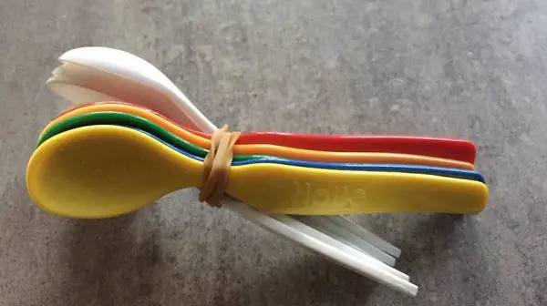 Löffel 5 farbige von Holle & 5 weisse