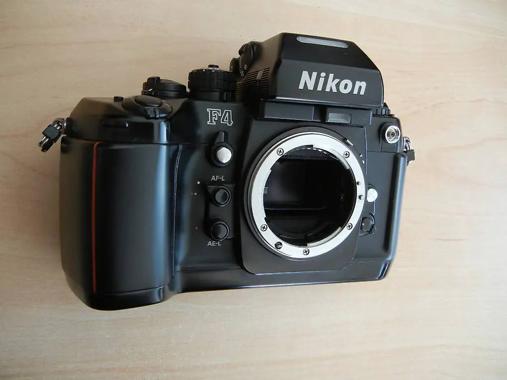 Nikon F-4 analog Spiegelreflex Kamera