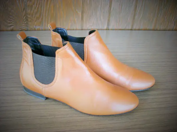 Bottes ou boots courtes en cuir pour femmes - Point. petit 38