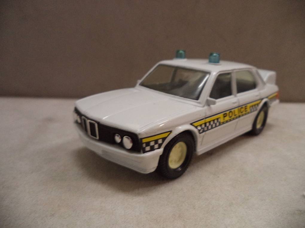 MATCHBOX Super Kings BMW 5er Series K-142 1986