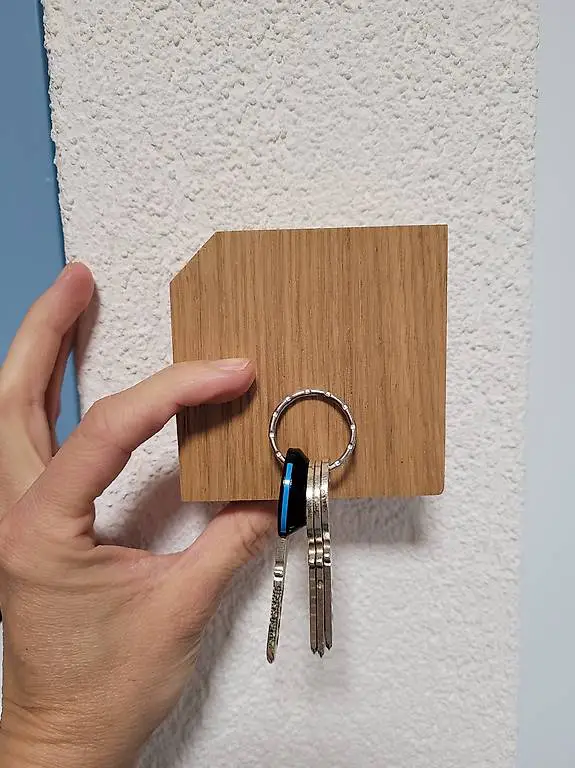 2 magnetische Schlüsselhalter aus Holz