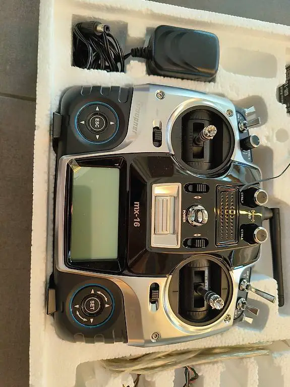 Graupner MX-16 HoTT Fernsteuerung: Komplettset