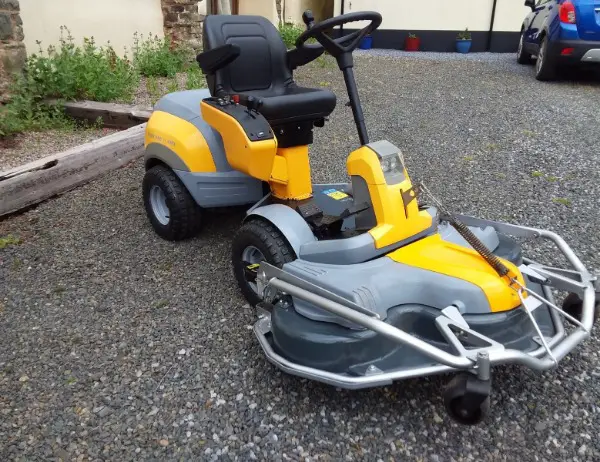 stiga park aufsitzrasenmäher mit 4x4-antrieb