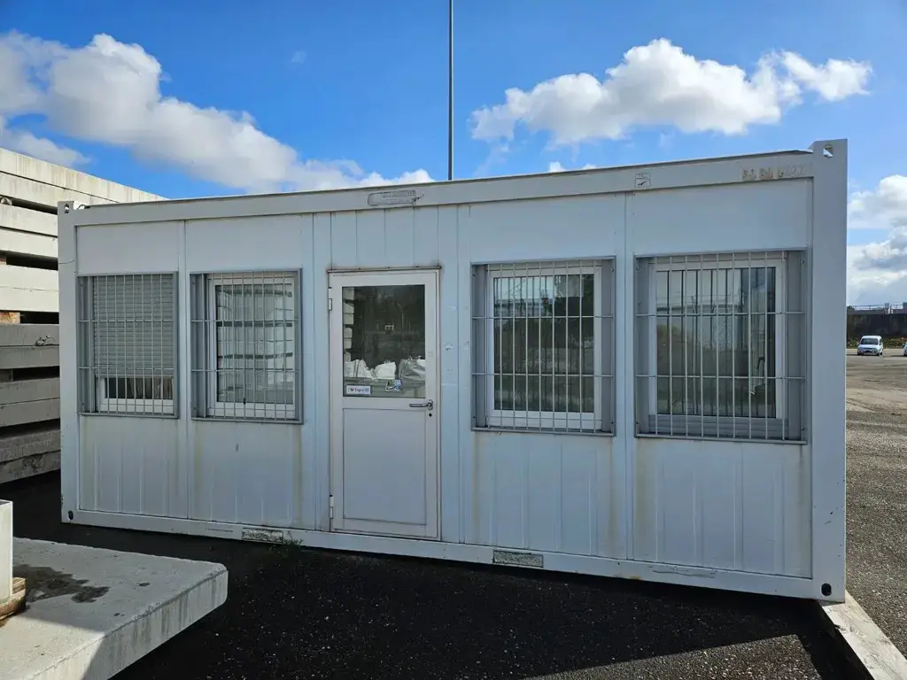 GRATIS - Container mit WC, zustand gut & dicht