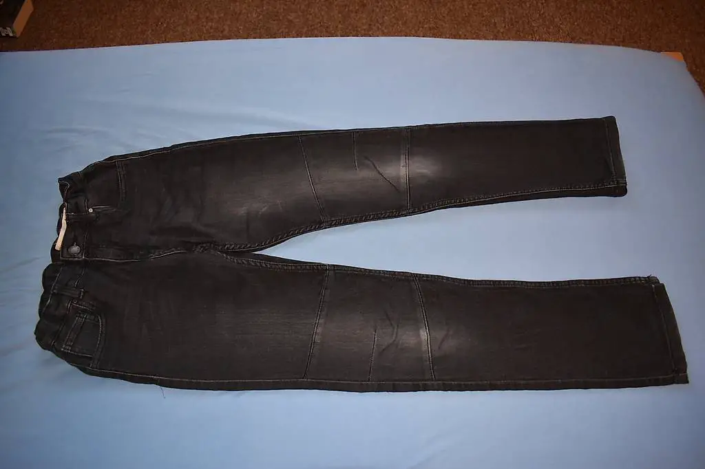 Schwarze Jeans Gr. 158, verstellbarer Bund