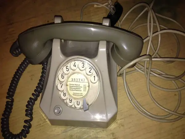 Telefon mit Wählscheibe