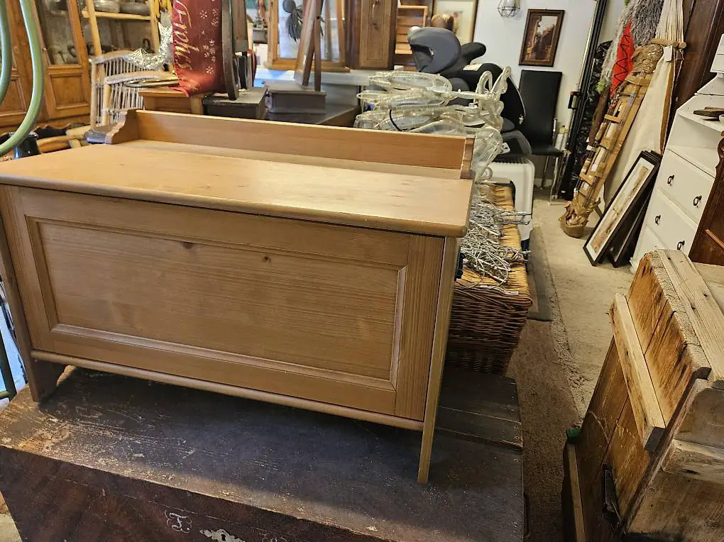 Holztruhe
