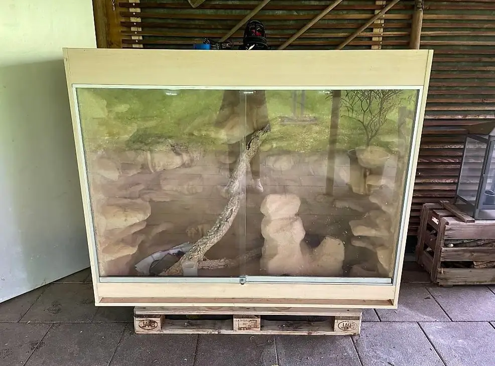 Gebrauchtes Terrarium 160x130x75cm für Reptilien, Amphibien