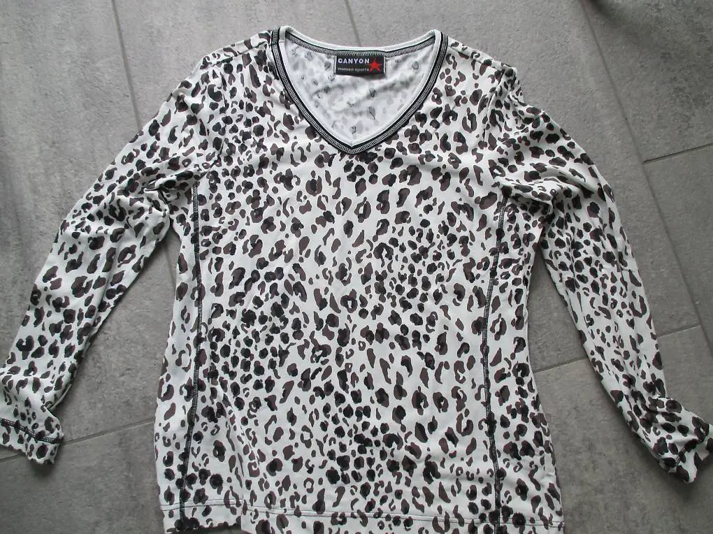 Sport Shirt von CANYON in écru mit Tigerdruck Gr. 40 - NEU