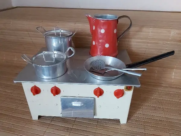 Puppenherd Sigg, NUR Herd mit 2 kleinen Rechaudpfännli