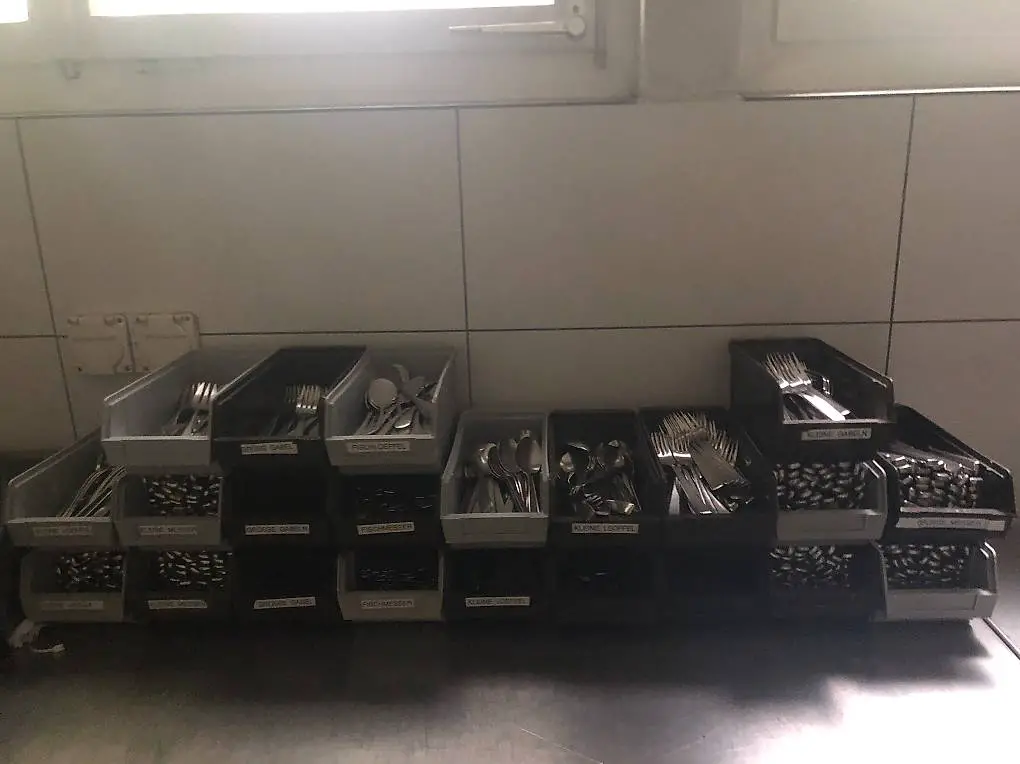Verschiedenes Besteck zu verkaufen