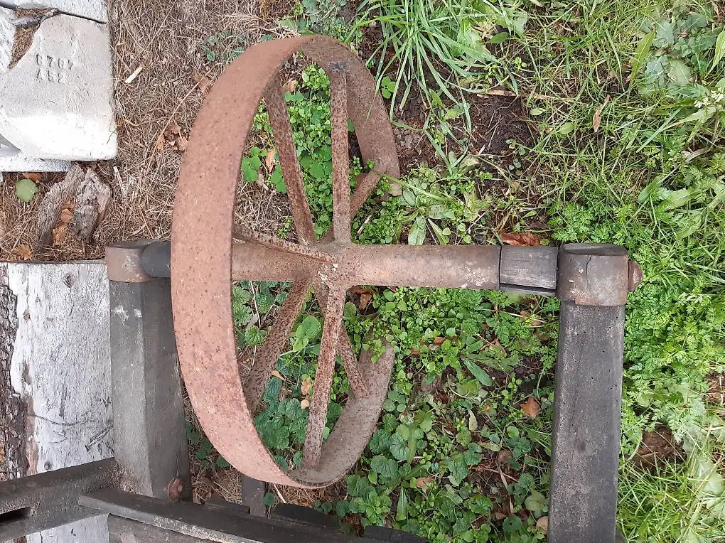 Wagenrad alt, altes Stahlrad, Eisenrad