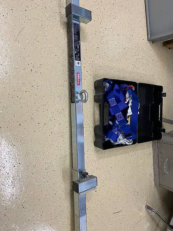 Sicherheitstraverse mit Klettergstältli/Seil