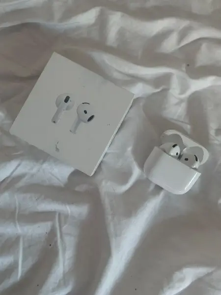 Airpods 4