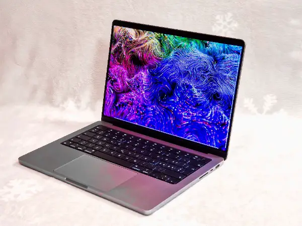 Apple MacBook Pro 14", Grau, M1 Max, AppleCare+ bis 2026